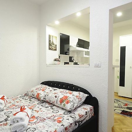 Apartment Rinaldi Белград Экстерьер фото